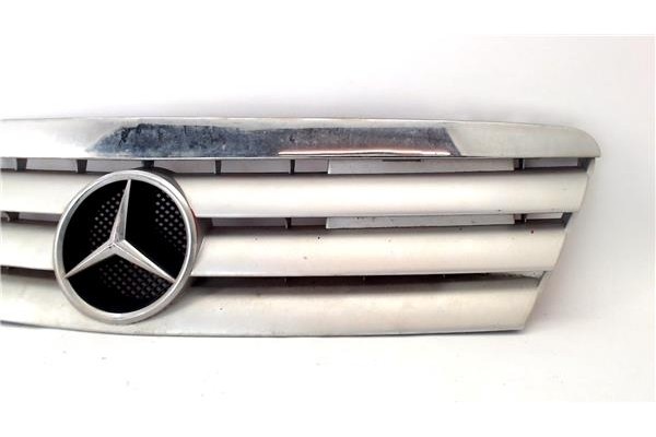 Recambio de rejilla capo para mercedes-benz clase a (bm 168) 1.7 170 cdi (168.008) referencia OEM IAM 1688800083  