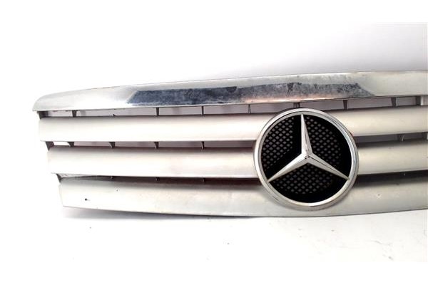 Recambio de rejilla capo para mercedes-benz clase a (bm 168) 1.7 170 cdi (168.008) referencia OEM IAM 1688800083  