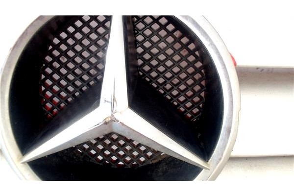 Recambio de rejilla capo para mercedes-benz clase a (bm 168) 1.7 170 cdi (168.008) referencia OEM IAM 1688800083  