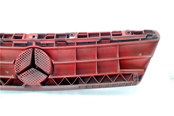 Recambio de rejilla capo para mercedes-benz clase a (bm 168) 1.7 170 cdi (168.008) referencia OEM IAM 1688800083  