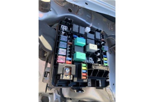 Recambio de caja fusibles/rele para honda fr-v (be) 1.7 referencia OEM IAM 38200SJDG03  