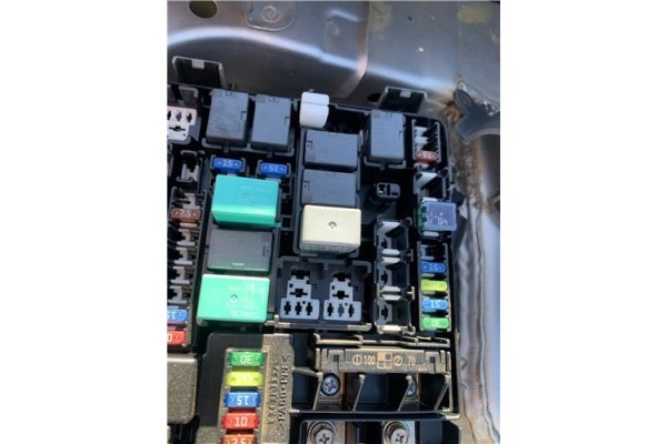 Recambio de caja fusibles/rele para honda fr-v (be) 1.7 referencia OEM IAM 38200SJDG03  