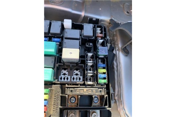 Recambio de caja fusibles/rele para honda fr-v (be) 1.7 referencia OEM IAM 38200SJDG03  