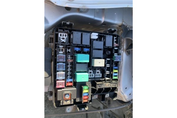 Recambio de caja fusibles/rele para honda fr-v (be) 1.7 referencia OEM IAM 38200SJDG03  