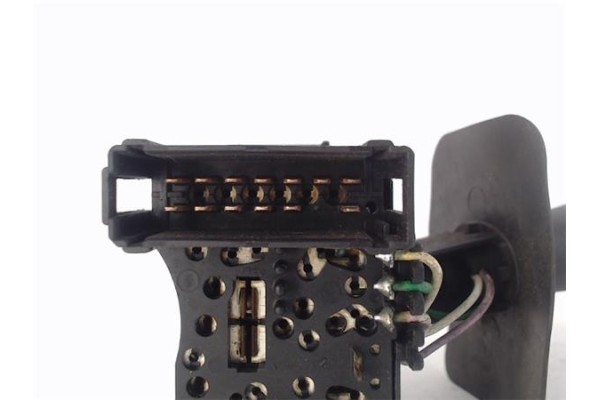 Recambio de mando intermitencia para renault clio ii fase ii (b/cb0) referencia OEM IAM   