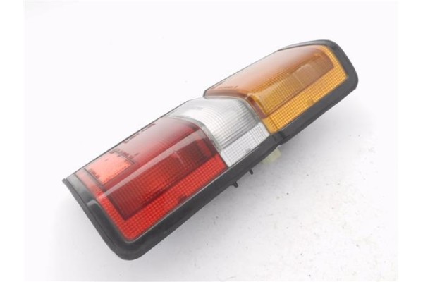 Recambio de piloto trasero derecho para nissan terrano (wd21) 2.7 td 4wd referencia OEM IAM 22023598  