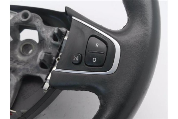 Recambio de volante para renault clio iv 0.9 limited referencia OEM IAM 484007822R 6337663A 