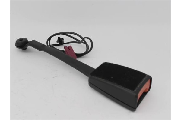 Recambio de anclaje cinturon delantero derecho para ford focus berlina (cew) 1.5 business referencia OEM IAM   