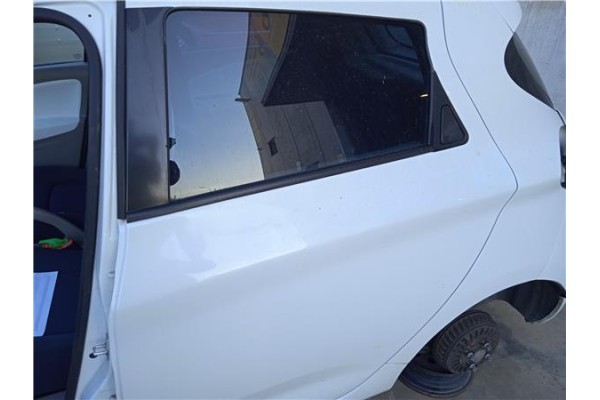 Recambio de puerta trasero izquierda para renault zoe electrico referencia OEM IAM 821011380R  
