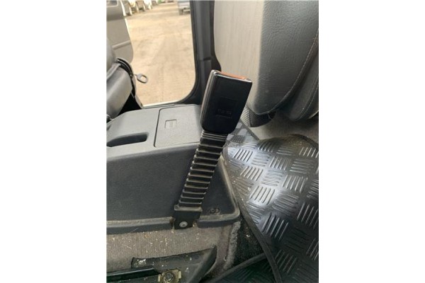 Recambio de anclaje cinturon delantero izquierdo para suzuki vitara (se/sf/et) 1.6 i 16v (et, ta02) referencia OEM IAM 84950A60A