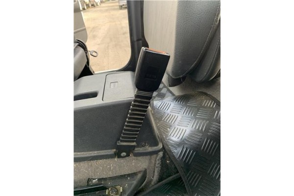 Recambio de anclaje cinturon delantero izquierdo para suzuki vitara (se/sf/et) 1.6 i 16v (et, ta02) referencia OEM IAM 84950A60A