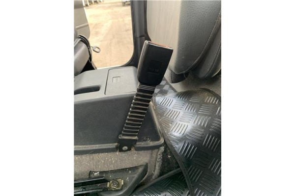 Recambio de anclaje cinturon delantero izquierdo para suzuki vitara (se/sf/et) 1.6 i 16v (et, ta02) referencia OEM IAM 84950A60A