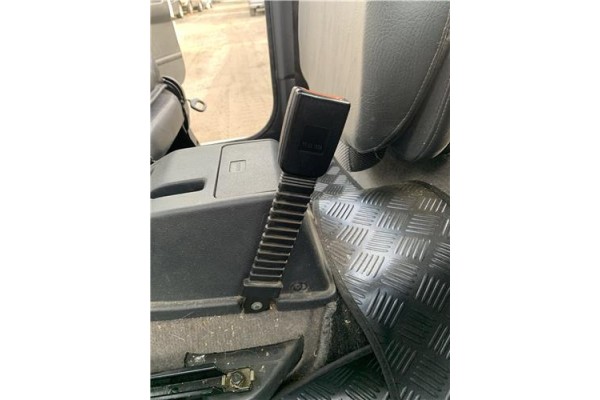 Recambio de anclaje cinturon delantero izquierdo para suzuki vitara (se/sf/et) 1.6 i 16v (et, ta02) referencia OEM IAM 84950A60A