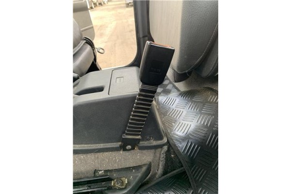 Recambio de anclaje cinturon delantero izquierdo para suzuki vitara (se/sf/et) 1.6 i 16v (et, ta02) referencia OEM IAM 84950A60A