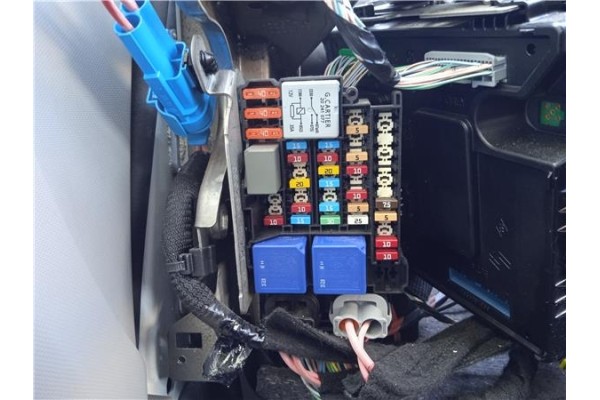 Recambio de caja fusibles/rele para renault zoe electrico referencia OEM IAM 284B67877R  