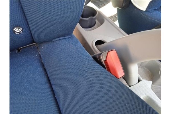 Recambio de anclaje cinturon delantero derecho para renault zoe electrico referencia OEM IAM 888428542R  