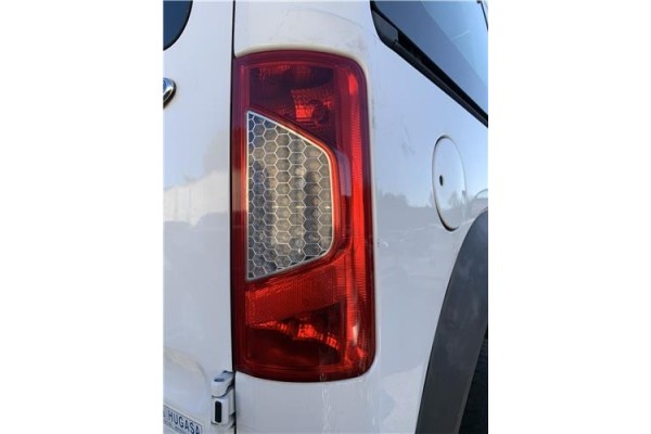 Recambio de piloto trasero derecho para ford tourneo connect (tc7) 1.8 kombi trend corta (2009) referencia OEM IAM 1369221  