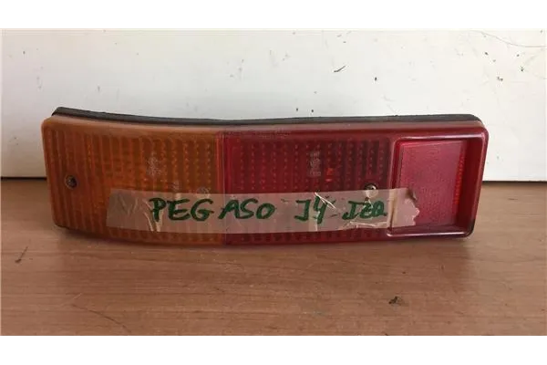 Recambio de piloto trasero izquierdo para pegaso j4 -1100 cap combi referencia OEM IAM 010035  