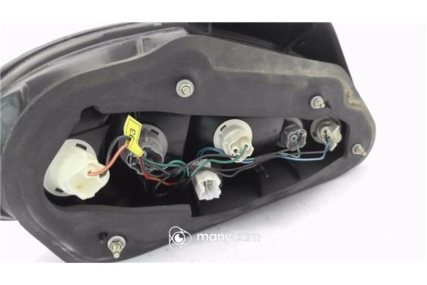 Recambio de piloto trasero derecho para hyundai lantra berlina (rd) 1.6 i referencia OEM IAM 9240229520  