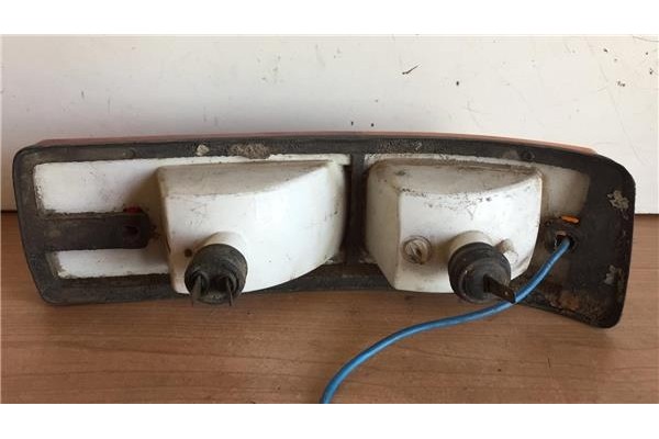 Recambio de piloto trasero izquierdo para pegaso j4 -1100 cap combi referencia OEM IAM 010035  