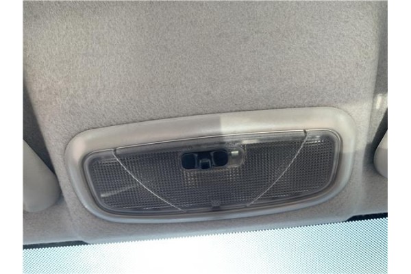 Recambio de luz delantero central techo para ford tourneo connect (tc7) 1.8 kombi trend corta (2009) referencia OEM IAM 4405352 