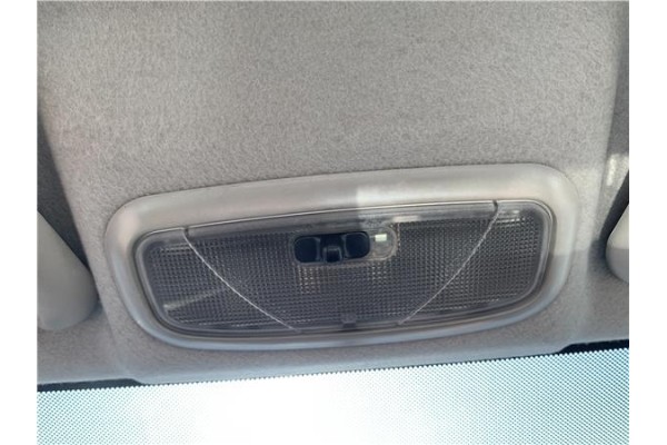 Recambio de luz delantero central techo para ford tourneo connect (tc7) 1.8 kombi trend corta (2009) referencia OEM IAM 4405352 