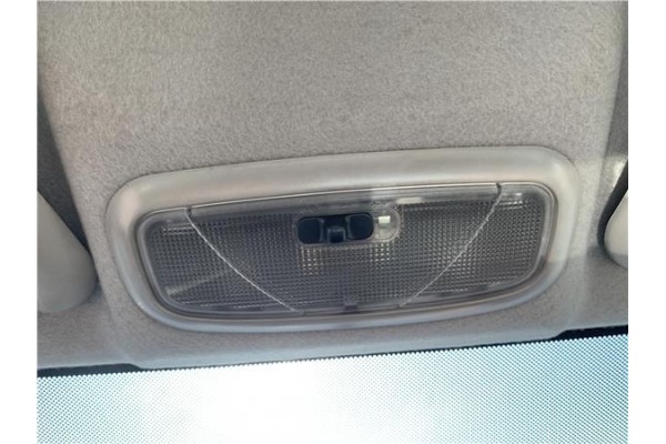 Recambio de luz delantero central techo para ford tourneo connect (tc7) 1.8 kombi trend corta (2009) referencia OEM IAM 4405352 