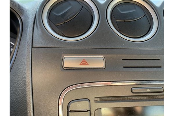 Recambio de interruptor luces emergencia para ford tourneo connect (tc7) 1.8 kombi trend corta (2009) referencia OEM IAM 1553762