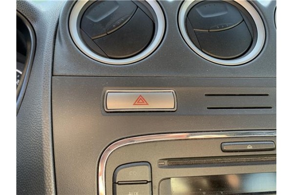 Recambio de interruptor luces emergencia para ford tourneo connect (tc7) 1.8 kombi trend corta (2009) referencia OEM IAM 1553762