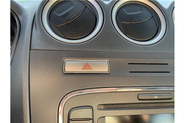 Recambio de interruptor luces emergencia para ford tourneo connect (tc7) 1.8 kombi trend corta (2009) referencia OEM IAM 1553762