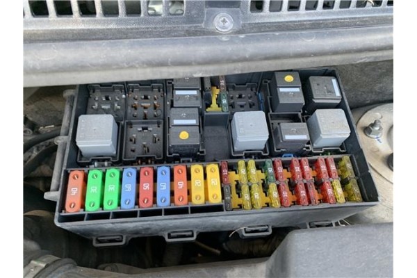 Recambio de caja fusibles/rele para ford tourneo connect (tc7) 1.8 kombi trend corta (2009) referencia OEM IAM 1141667  