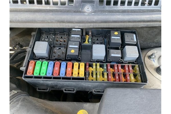 Recambio de caja fusibles/rele para ford tourneo connect (tc7) 1.8 kombi trend corta (2009) referencia OEM IAM 1141667  