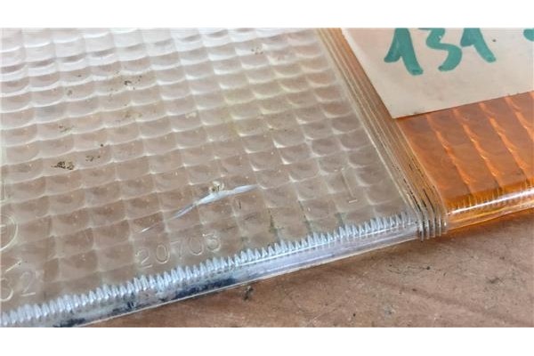 Recambio de intermitente delantero izquierdo para seat 131 2.0 referencia OEM IAM 6163  