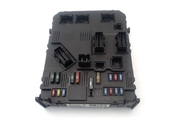 Recambio de caja reles para citroen xsara picasso 1.6 hdi referencia OEM IAM   