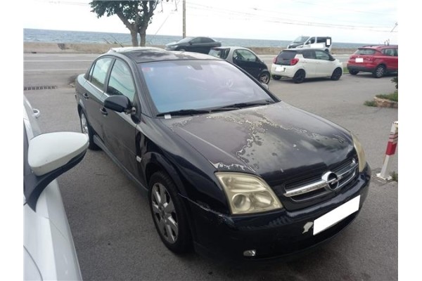 opel vectra c berlina del año 2004