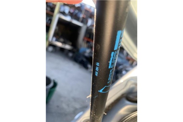 Recambio de amortiguador porton para opel corsa d 1.2 referencia OEM IAM 13182309  