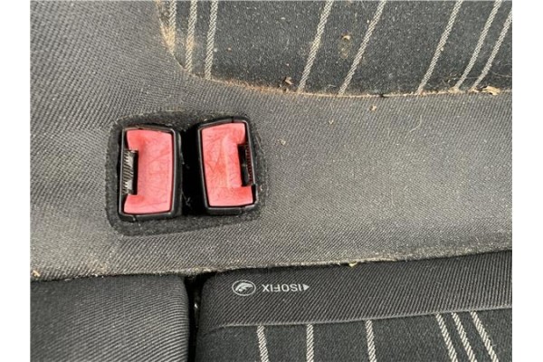 Recambio de anclaje cinturon trasero derecho para opel corsa d 1.2 referencia OEM IAM 13276908  