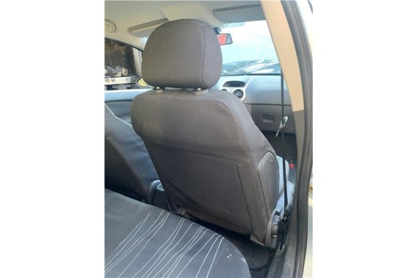 Recambio de asiento delantero derecho para opel corsa d 1.2 referencia OEM IAM 2250328  
