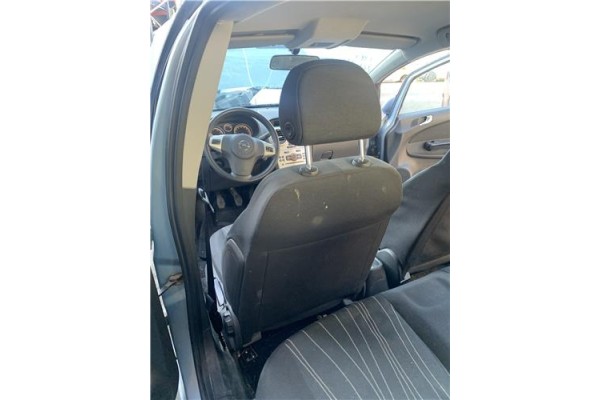 Recambio de asiento delantero izquierdo para opel corsa d 1.2 referencia OEM IAM 2250331  