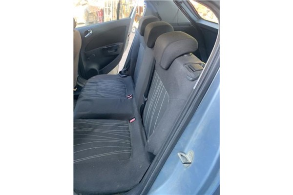Recambio de asientos traseros para opel corsa d 1.2 referencia OEM IAM 13210713  