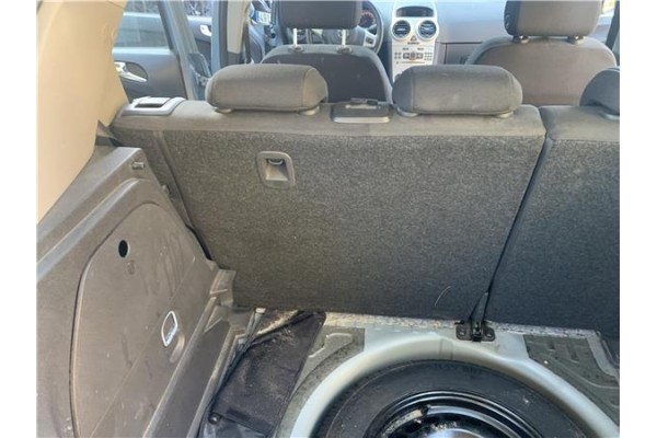 Recambio de asientos traseros para opel corsa d 1.2 referencia OEM IAM 13210713  