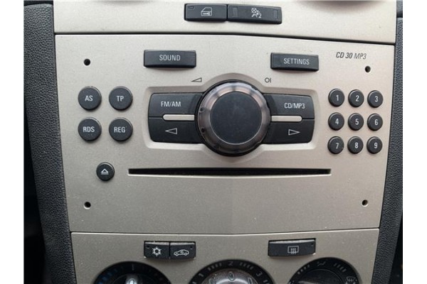 Recambio de autoradio para opel corsa d 1.2 referencia OEM IAM 13289920  
