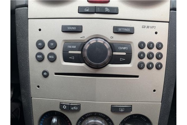 Recambio de autoradio para opel corsa d 1.2 referencia OEM IAM 13289920  