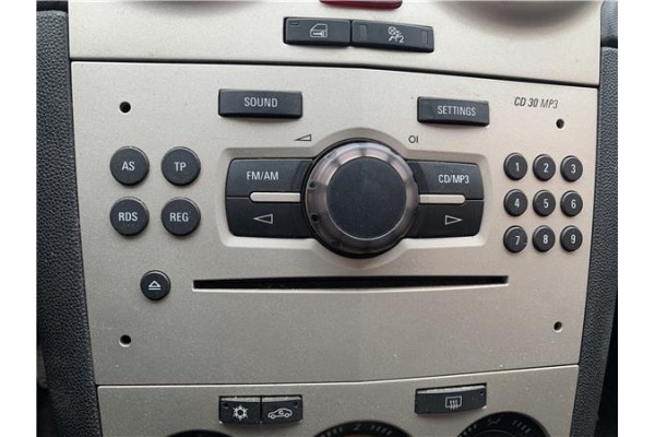 Recambio de autoradio para opel corsa d 1.2 referencia OEM IAM 13289920  