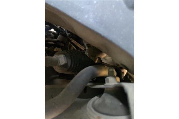 Recambio de barra estabilizadora delantero para opel corsa d 1.2 referencia OEM IAM 55700770  