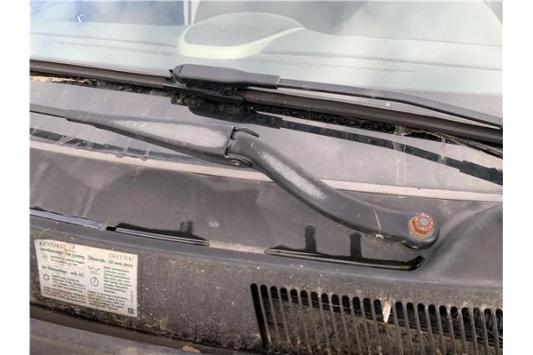 Recambio de brazo limpiaparabrisas delantero derecho para opel corsa d 1.2 referencia OEM IAM 13182326  
