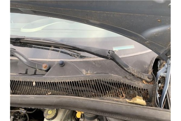 Recambio de brazo limpiaparabrisas delantero izquierdo para opel corsa d 1.2 referencia OEM IAM 13284136  