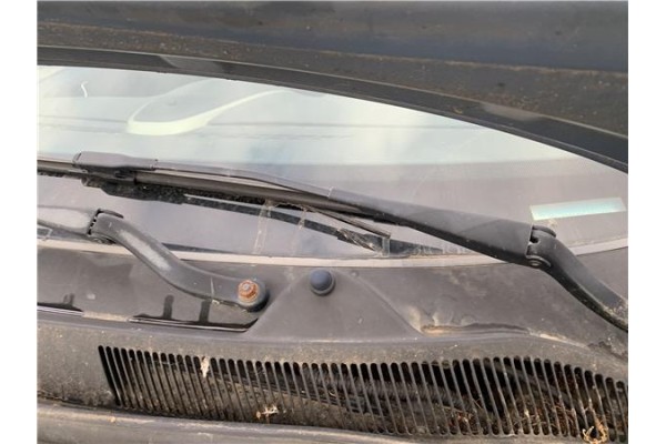 Recambio de brazo limpiaparabrisas delantero izquierdo para opel corsa d 1.2 referencia OEM IAM 13284136  