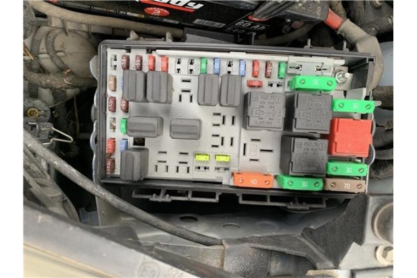 Recambio de caja fusibles/rele para opel corsa d 1.2 referencia OEM IAM 93189211  
