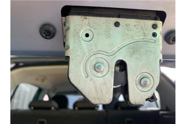 Recambio de cierre electromagnetico porton para opel corsa d 1.2 referencia OEM IAM 55701971  